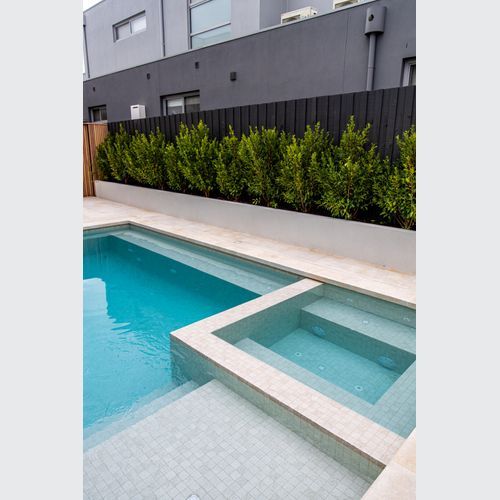 Crema Siena Limestone Coping Tumbled & Sandblasted