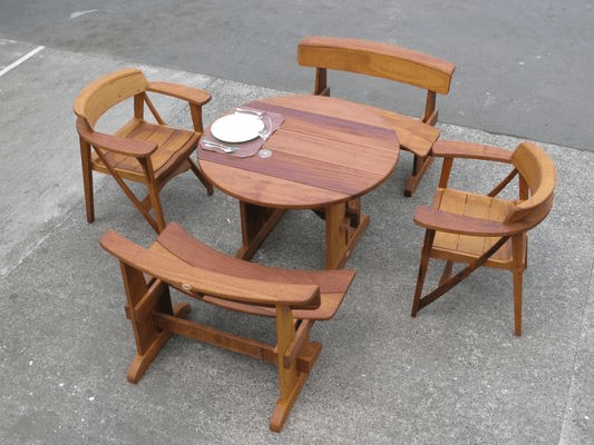 Round Table Suite 1300