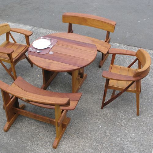 Round Table Suite 1300
