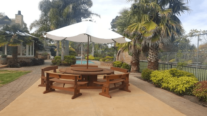 Round Table Suite 2400