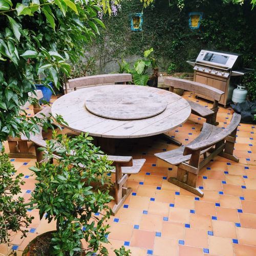 Round Table Suite 2400