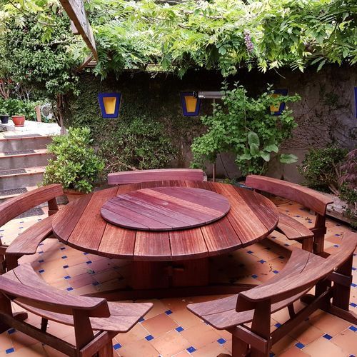 Round Table Suite 2400