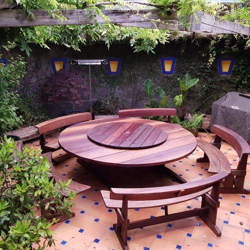 Round Table Suite 2400