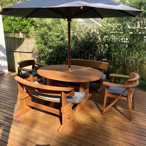 Oval Table Suite 1600