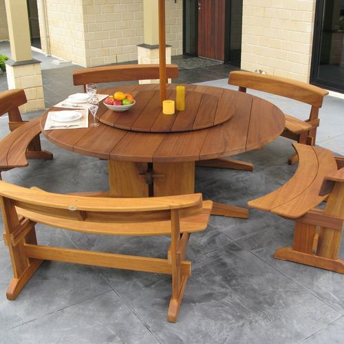 Round Table Suite 2100