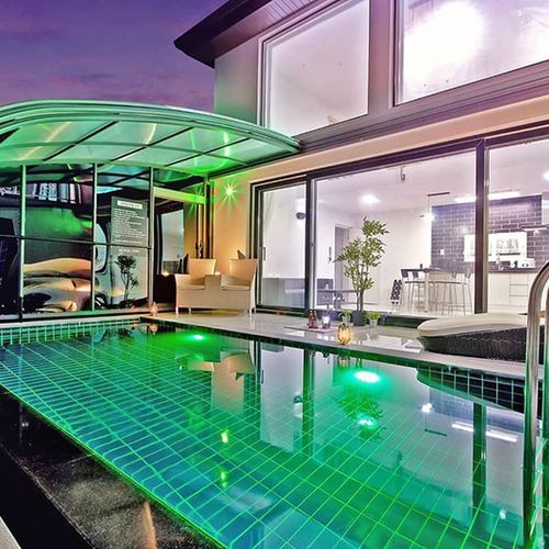 Style Pool Enclosure