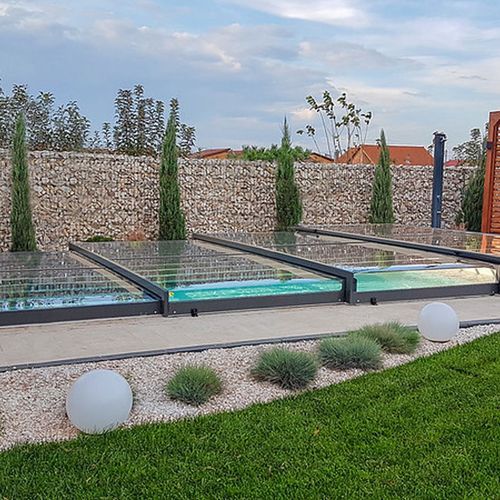 eChampion Pool Enclosure