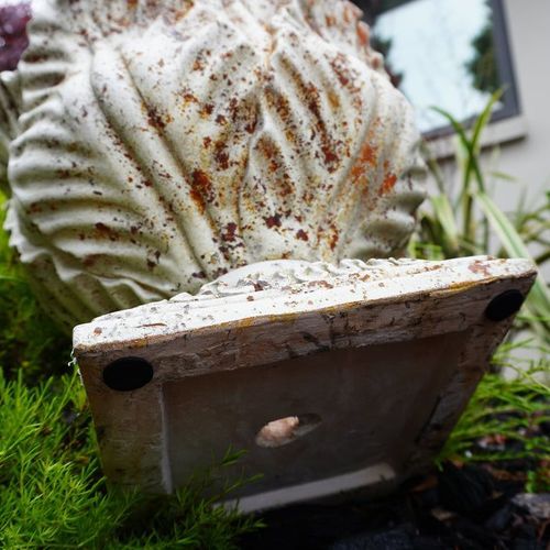 Acanthus Urn