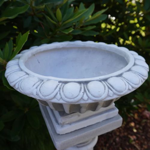 Acanthus Garden Urn