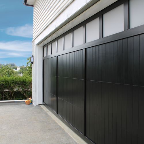 Aluminium Craftsman Garage Door with Colonial Windows
