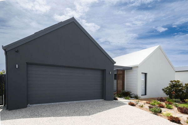 UniCote® LUX Garage Doors | Sectional Doors