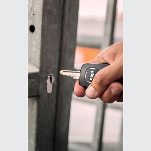 Iseo F9000 Smart mechatronic key and Cylinder System