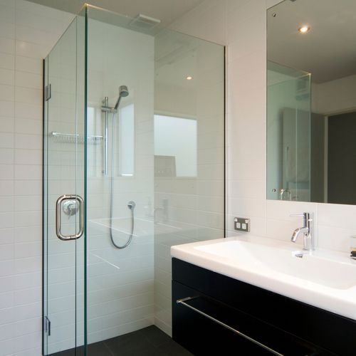 AquaPane | Glass Showers