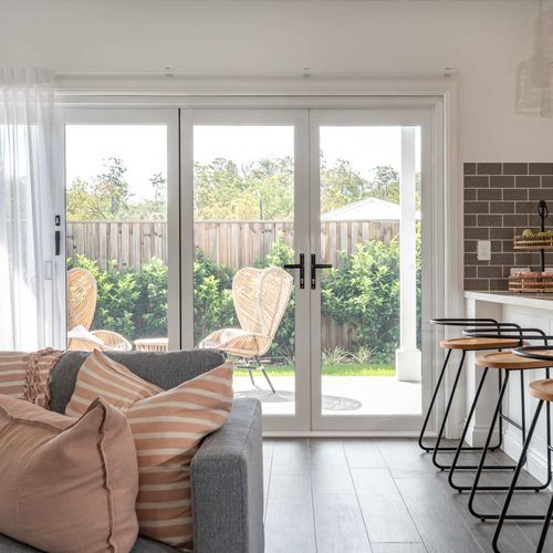 Vantage | Series 548 | Bi-fold Door
