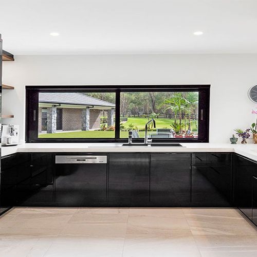 Elevate | Series 452 | Sliding Window