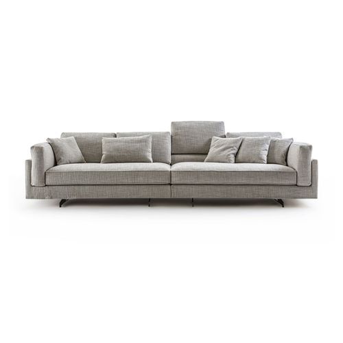 Davis In Sofa by Frigerio