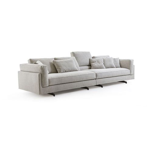 Davis In Sofa by Frigerio