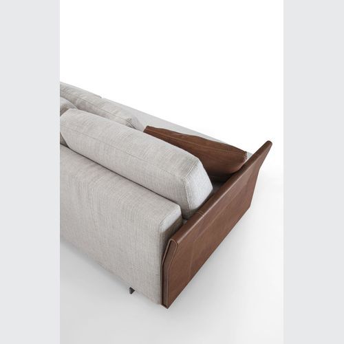 Davis Slim Sofa by Frigerio