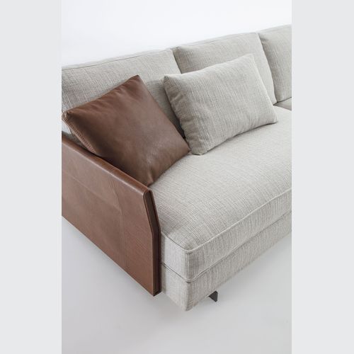 Davis Slim Sofa by Frigerio