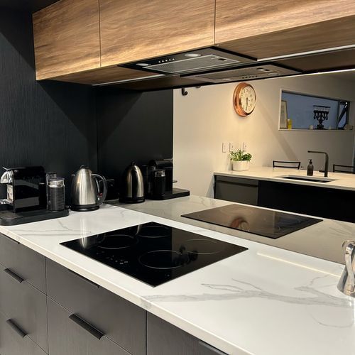 Haynes Glass Reflective / Mirror Splashbacks