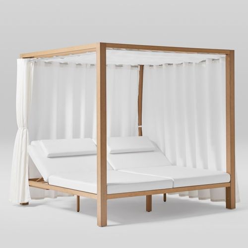 Kahn Covered Sunbed by Point