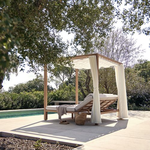 Kahn Covered Sunbed by Point