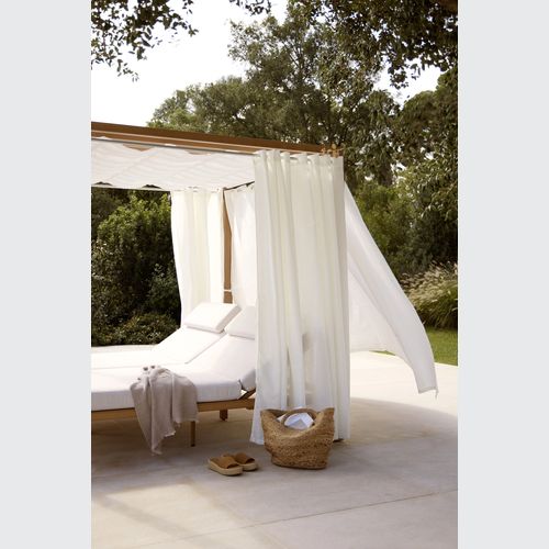 Kahn Covered Sunbed by Point