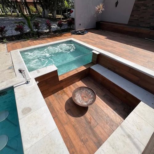 Keramos 2.14m x 2.11m x .86cm plunge swimming pool
