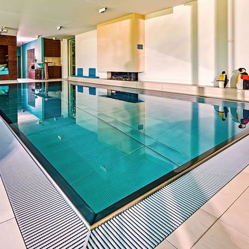 Stainless Steel Swimming Pools & Spas