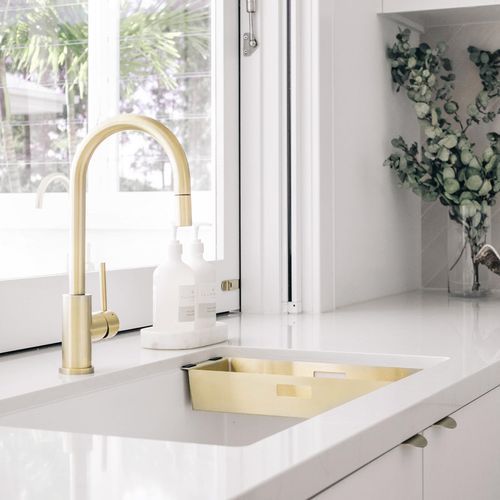 Elysian Commercial Pull-Out Kitchen Mixer
