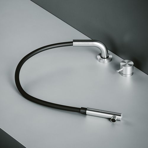 QUADRO Height Adjustable Kitchen Tap with Pull Out Spray