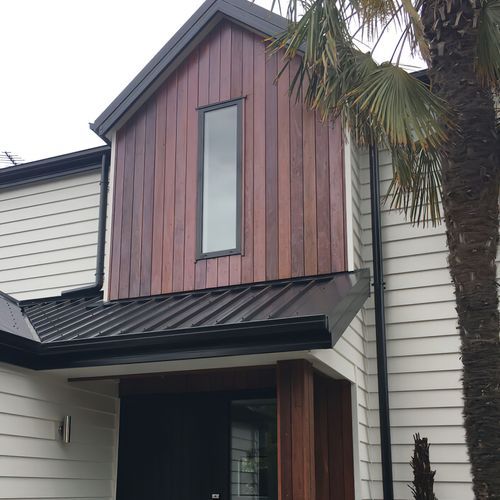 Cladding | Mixed brown/purple/red – dressed clear oil