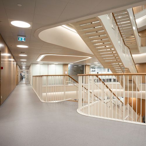 Altro Walkway™ VM20 - R10 Safety Flooring