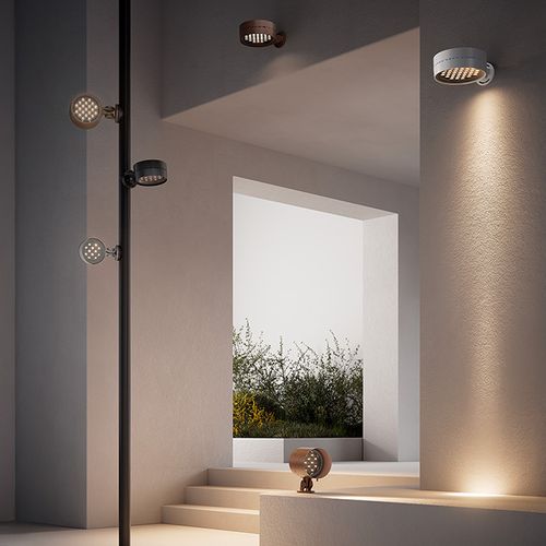 OLIVER Outdoor Projector