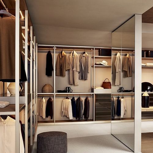 Senzafine Walk-In Closet