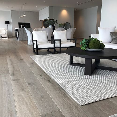 European Oak Lacquer Wood Flooring