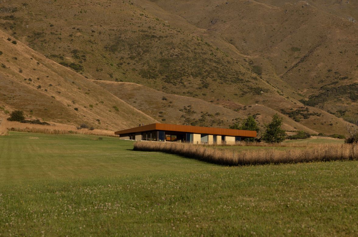 Crown Range Retreat