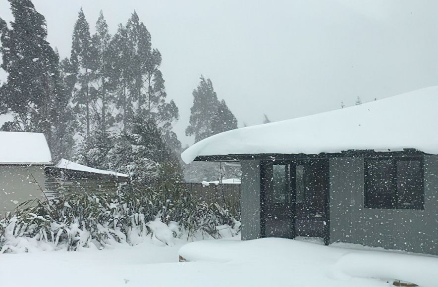 Cosy Ski Lodge for Family With SOLITEX MENTO® 3000 Connect & INTELLO® Airtightness System