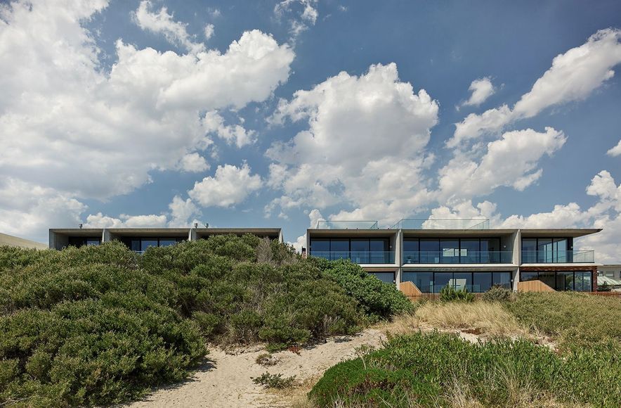 Azura, Aspendale
