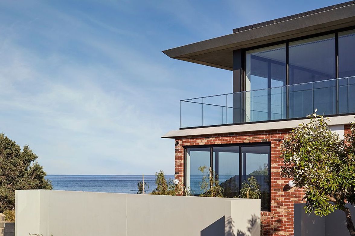 Azura, Aspendale