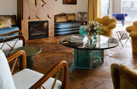 Potts Point Apartment: Escape into a World of European Allure