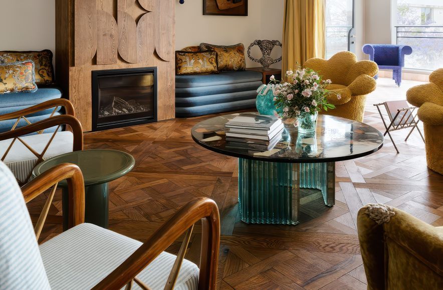Potts Point Apartment: Escape into a World of European Allure