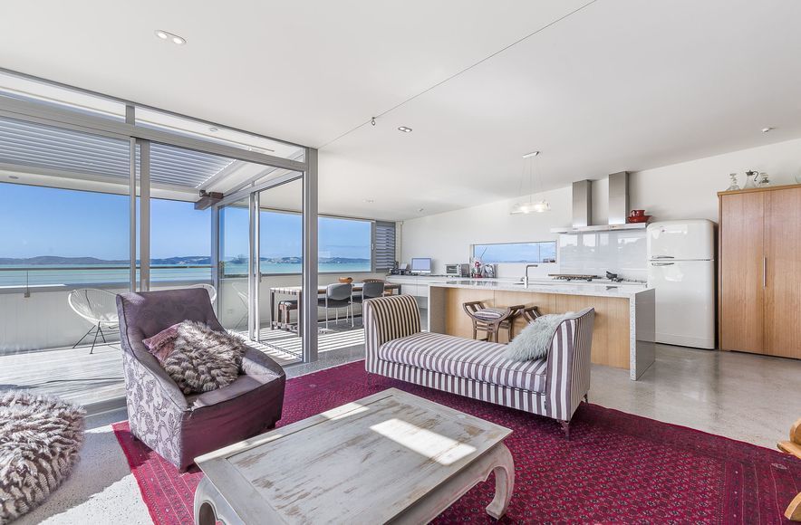 Maraetai Apartment