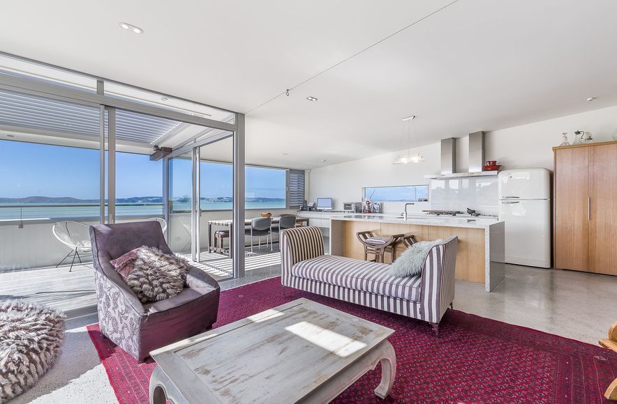 Maraetai Apartment