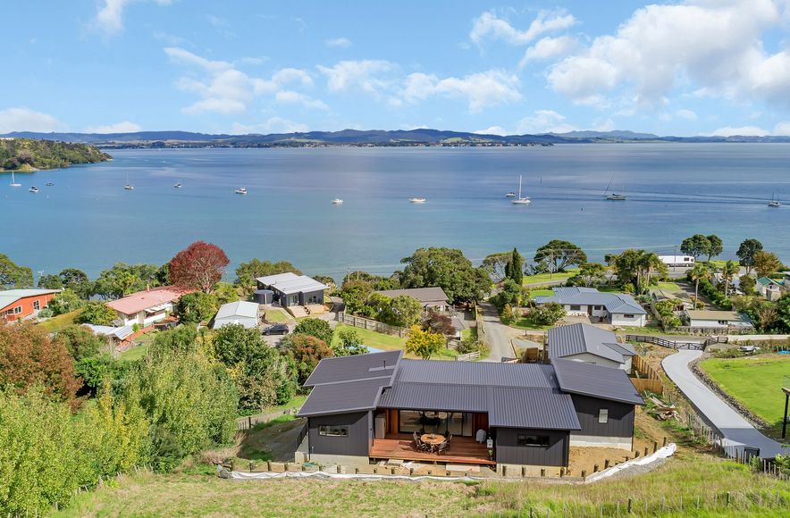 Mcleod's Bay Beach House