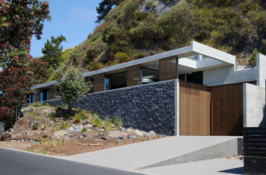Onetangi Cliff House