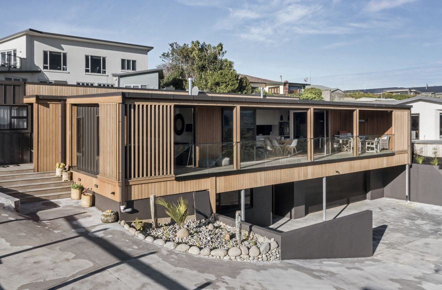 Raglan House