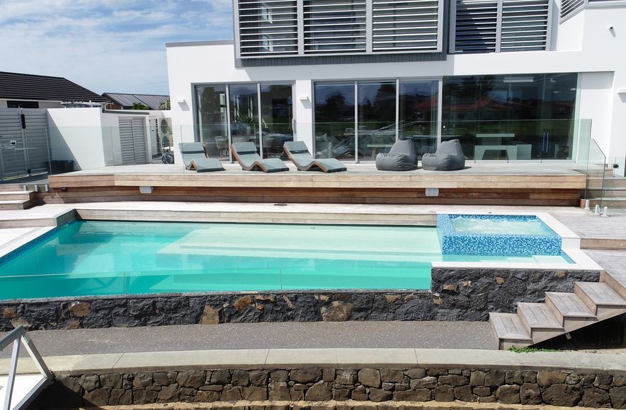An Elegant Waterfront Edge