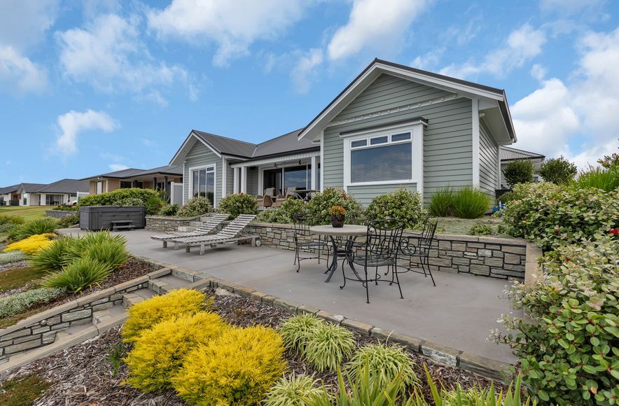 Marsden Cove- Northland- Waterfront / Luxury / Beach House / Outdoor Living / New Build  by Cogan Custom Homes