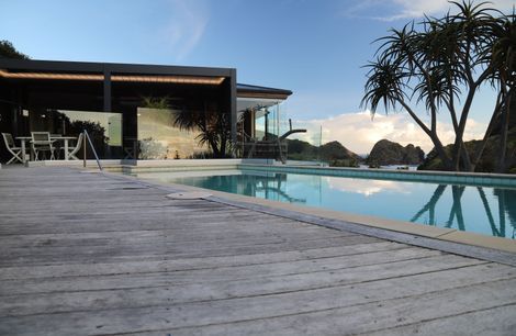 Piha ~ Love Your Lifestyle.